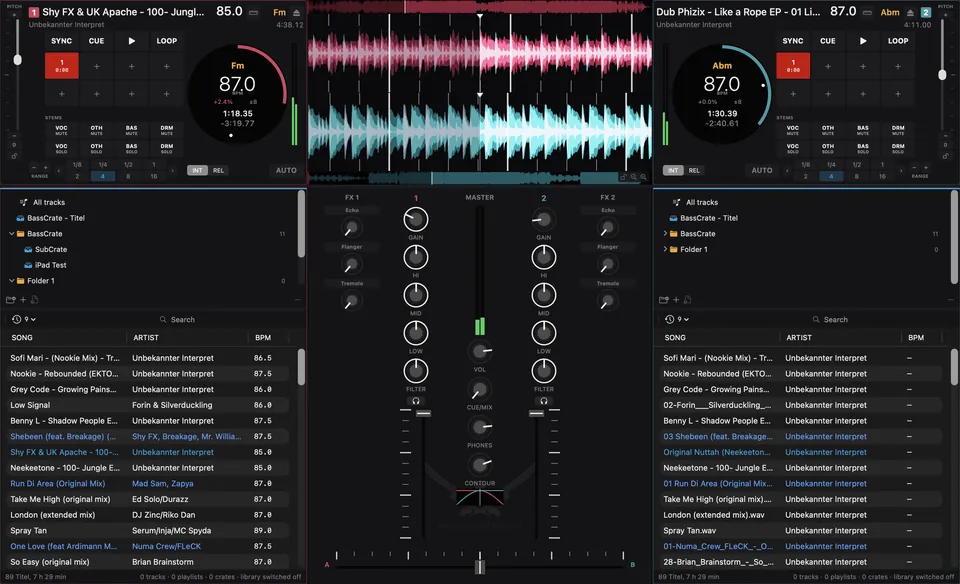 aDJusted mit zwei Decks, Wellenformen, Mixer und Bibliothek